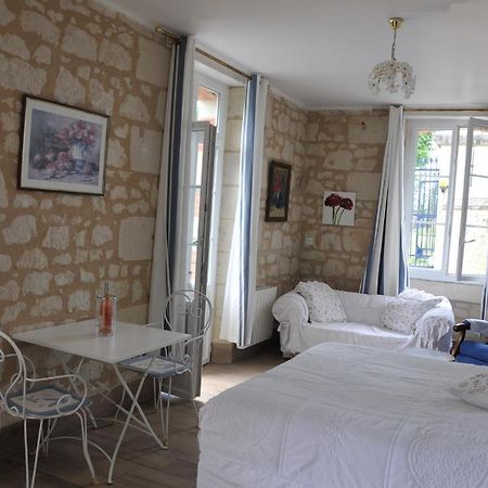 Petite Maison Des Roses - Gite 2 Personnes Brain-sur-Allonnes Ngoại thất bức ảnh